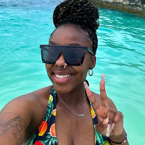 Meet your Posher, Dorian - Picture 1 of 1